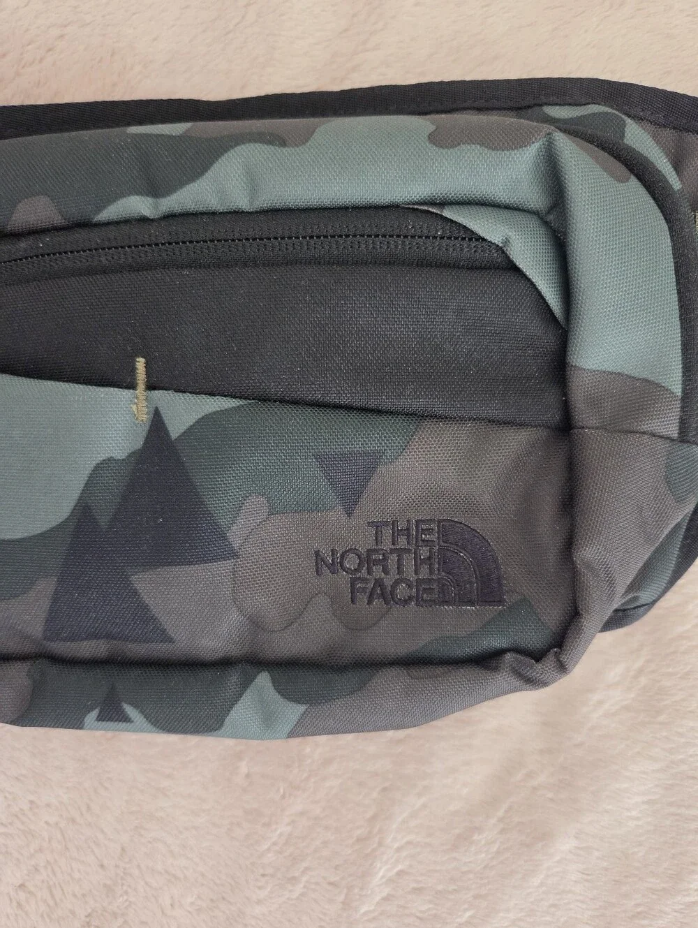 The North Face Camouflage Waist Bag Belt Bag Camo NWOT Excellent Condition